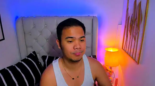 Snapshot of AsianZero chatting on February 10, 2025, 8:10 pm AsianZero online show from February 10, 2025, 8:10 pm