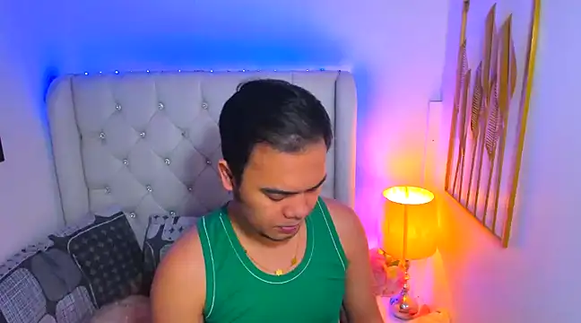 Snapshot of AsianZero chatting on February 13, 2025, 5:22 pm AsianZero online show from February 13, 2025, 5:22 pm