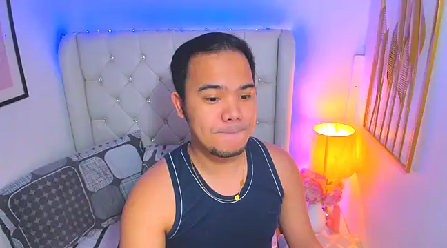 Snapshot of AsianZero chatting on February 14, 2025, 5:25 pm AsianZero online show from February 14, 2025, 5:25 pm