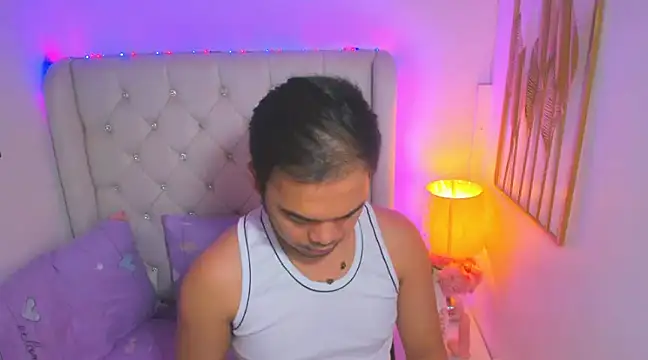 Snapshot of AsianZero chatting on February 17, 2025, 4:48 pm AsianZero online show from February 17, 2025, 4:48 pm