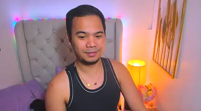 Snapshot of AsianZero chatting on February 24, 2025, 8:25 pm AsianZero online show from February 24, 2025, 8:25 pm