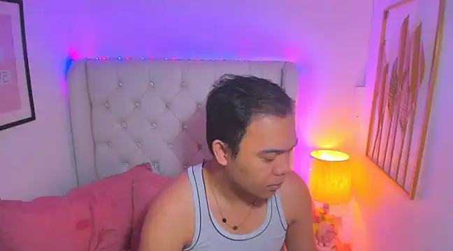 Snapshot of AsianZero chatting on March 7, 2025, 6:13 am AsianZero online show from March 7, 2025, 6:13 am