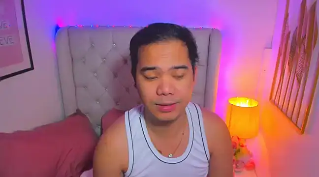 Snapshot of AsianZero chatting on March 10, 2025, 8:04 am AsianZero online show from March 10, 2025, 8:04 am