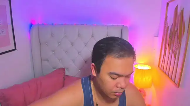 Snapshot of AsianZero chatting on March 11, 2025, 5:13 pm AsianZero online show from March 11, 2025, 5:13 pm