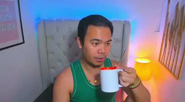 Snapshot of AsianZero chatting on March 13, 2025, 8:32 pm AsianZero online show from March 13, 2025, 8:32 pm