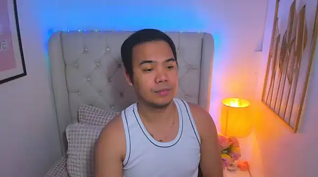 Snapshot of AsianZero chatting on March 21, 2025, 5:02 pm AsianZero online show from March 21, 2025, 5:02 pm