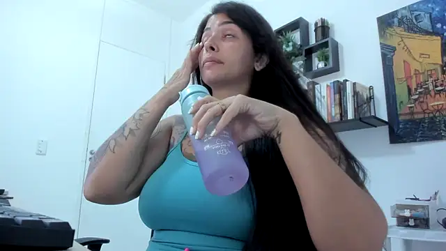 Snapshot of TaliMajesty chatting on February 20, 2025, 11:21 pm TaliMajesty online show from February 20, 2025, 11:21 pm