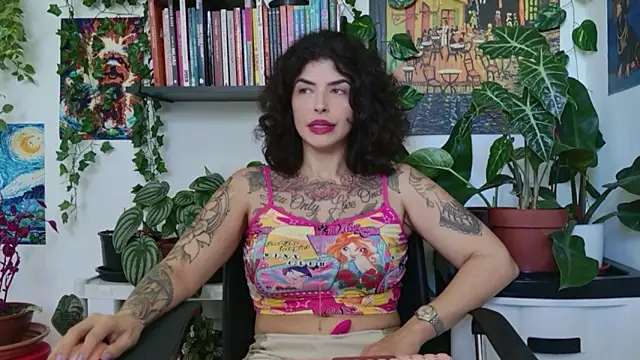Snapshot of TaliMajesty chatting on April 27, 2026, 10:02 am TaliMajesty online show from April 27, 2026, 10:02 am