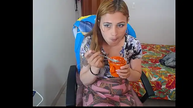 Snapshot of Mia_davis01 chatting on January 31, 2025, 5:32 pm Mia davis01 online show from January 31, 2025, 5:32 pm