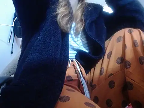 Snapshot of Mia_davis01 chatting on September 20, 2025, 7:04 pm Mia davis01 online show from September 20, 2025, 7:04 pm