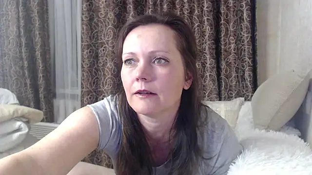 Snapshot of SheLion chatting on February 13, 2026, 4:03 pm SheLion online show from February 13, 2026, 4:03 pm