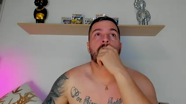 Snapshot of camilo_restrepo21 chatting on October 20, 2025, 12:00 am camilo restrepo21 online show from October 20, 2025, 12:00 am