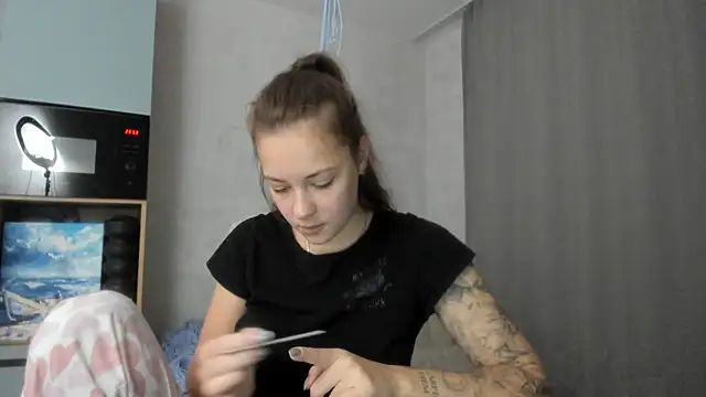 why again me online show from October 31, 2025, 8:54 pm