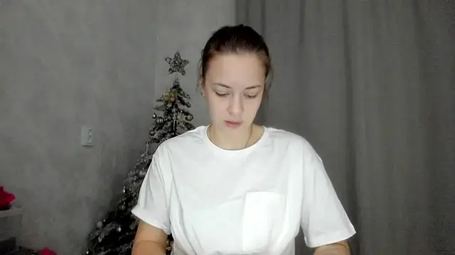 Snapshot of why_again_me chatting on January 16, 2026, 8:35 pm why again me online show from January 16, 2026, 8:35 pm