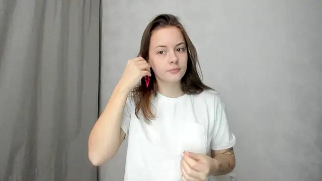 Snapshot of why_again_me chatting on February 24, 2026, 7:01 pm why again me online show from February 24, 2026, 7:01 pm