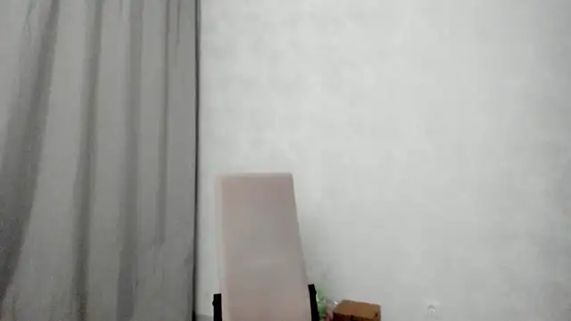 Snapshot of why_again_me chatting on February 25, 2026, 7:56 pm why again me online show from February 25, 2026, 7:56 pm