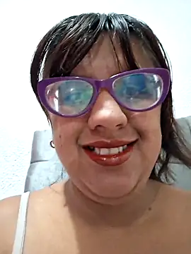 Snapshot of ZaidaWet chatting on February 14, 2025, 11:42 am ZaidaWet online show from February 14, 2025, 11:42 am