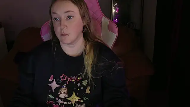 Snapshot of kisicaxx chatting on January 21, 2025, 7:17 pm kisicaxx online show from January 21, 2025, 7:17 pm