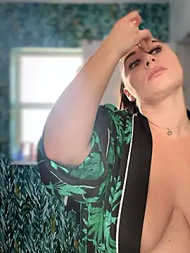 Snapshot of lovely_beast chatting on January 9, 2026, 5:59 pm lovely beast online show from January 9, 2026, 5:59 pm