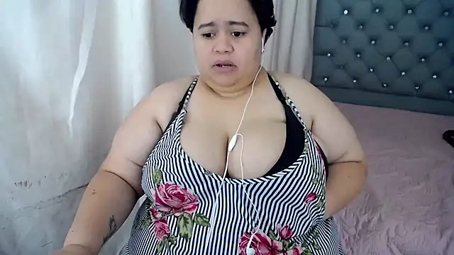 hotlesby4uxxx online show from December 17, 2024, 4:43 pm