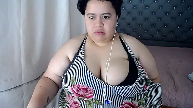 hotlesby4uxxx online show from December 28, 2024, 4:52 pm