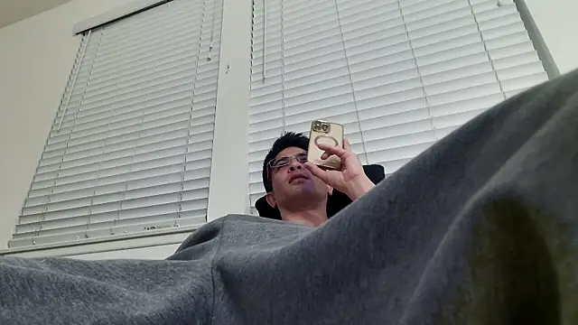 Snapshot of SebastianReiss chatting on April 3, 2026, 6:33 am SebastianReiss online show from April 3, 2026, 6:33 am