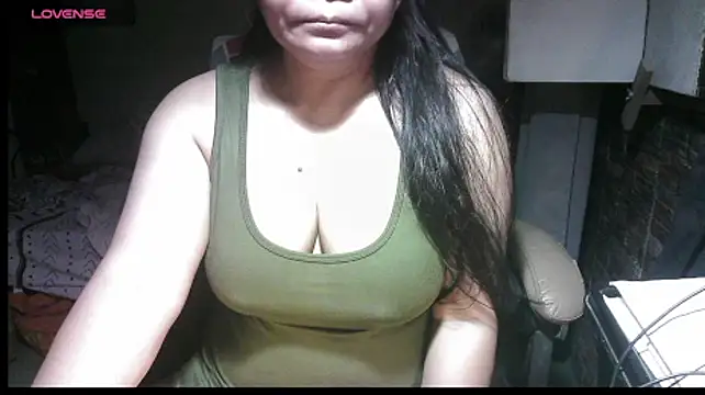 Snapshot of Hotpinay43 chatting on September 18, 2025, 12:01 am Hotpinay43 online show from September 18, 2025, 12:01 am