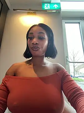 Snapshot of __Nessa__ chatting on February 21, 2026, 12:50 pm Nessa online show from February 21, 2026, 12:50 pm