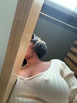 Snapshot of __Nessa__ chatting on February 22, 2026, 1:09 pm Nessa online show from February 22, 2026, 1:09 pm