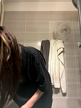 Snapshot of IrisBlues chatting on November 3, 2025, 5:25 pm IrisBlues online show from November 3, 2025, 5:25 pm