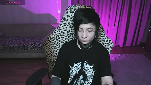 acid trip1l online show from February 11, 2025, 7:05 pm