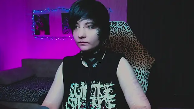 acid trip1l online show from September 18, 2025, 8:44 pm