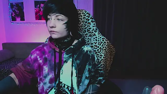 acid trip1l online show from September 21, 2025, 8:21 pm