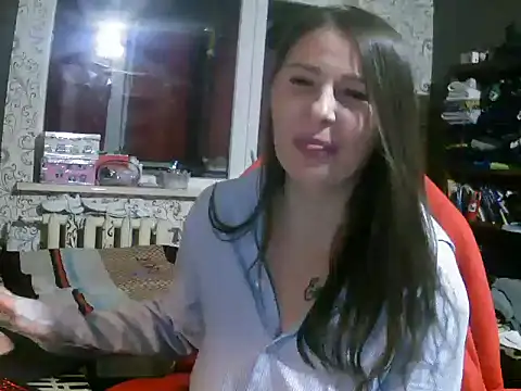Snapshot of Valerivv chatting on May 16, 2026, 11:03 pm Valerivv online show from May 16, 2026, 11:03 pm