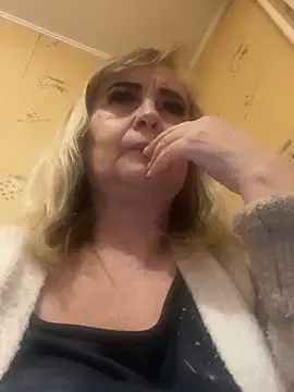 Irina2909xh online show from October 12, 2025, 9:36 pm