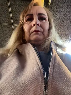 Irina2909xh online show from November 24, 2025, 12:27 pm