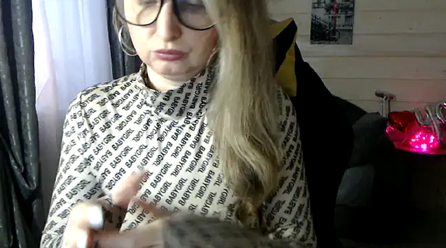 Snapshot of RubiLakros chatting on February 10, 2025, 1:44 pm RubiLakros online show from February 10, 2025, 1:44 pm