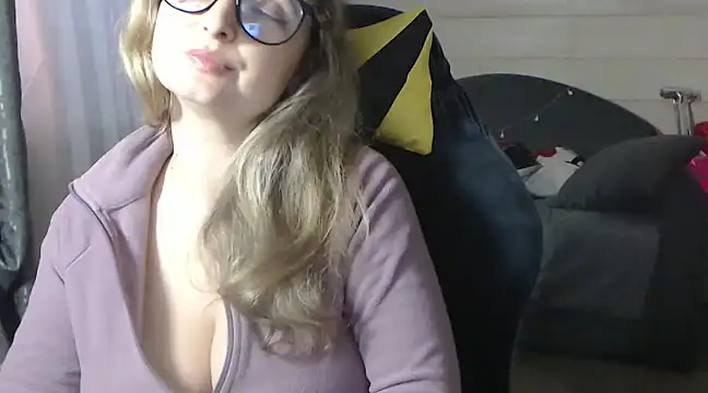 Snapshot of RubiLakros chatting on February 14, 2025, 2:23 pm RubiLakros online show from February 14, 2025, 2:23 pm