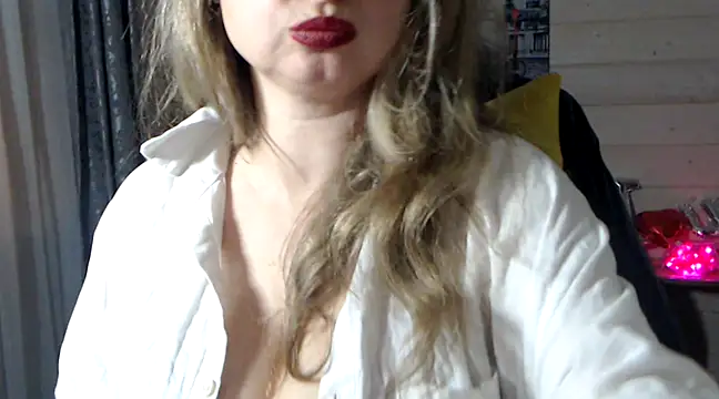 Snapshot of RubiLakros chatting on February 18, 2025, 7:41 pm RubiLakros online show from February 18, 2025, 7:41 pm