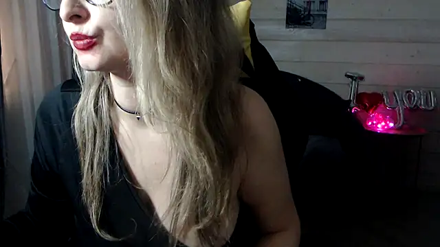 Snapshot of RubiLakros chatting on February 25, 2025, 9:35 pm RubiLakros online show from February 25, 2025, 9:35 pm