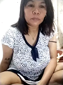 Snapshot of sweetvanna chatting on April 12, 2026, 9:03 am sweetvanna online show from April 12, 2026, 9:03 am