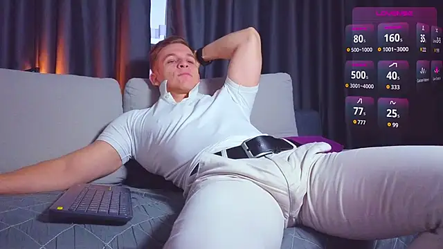 Snapshot of S3Xyes chatting on December 17, 2025, 2:01 pm S3Xyes online show from December 17, 2025, 2:01 pm