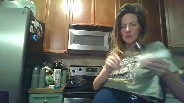 Snapshot of RhodesXO chatting on March 8, 2026, 6:39 am RhodesXO online show from March 8, 2026, 6:39 am