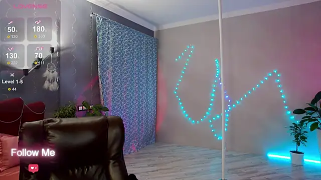 AngelaWhiti online show from March 10, 2025, 6:23 pm