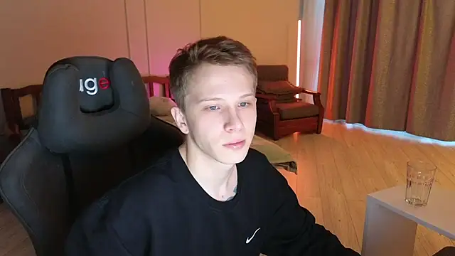 Snapshot of arlekincrop chatting on March 3, 2025, 12:48 pm arlekincrop online show from March 3, 2025, 12:48 pm