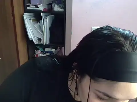 Snapshot of sara_110323 chatting on November 27, 2025, 5:48 pm sara 110323 online show from November 27, 2025, 5:48 pm