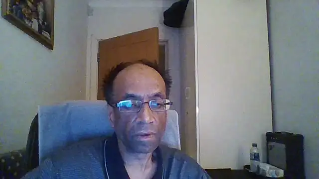 Snapshot of rauncher1 chatting on October 5, 2025, 9:24 pm rauncher1 online show from October 5, 2025, 9:24 pm