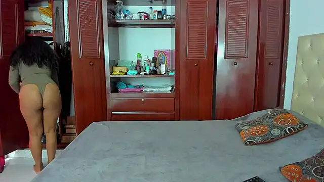 Snapshot of LUISSA_ chatting on January 7, 2025, 2:19 pm LUISSA online show from January 7, 2025, 2:19 pm