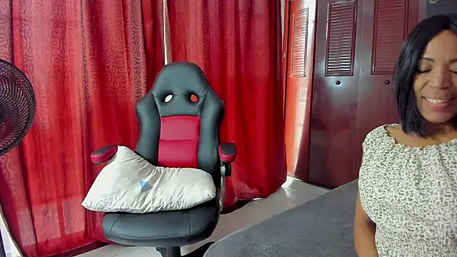 Snapshot of LUISSA_ chatting on January 30, 2025, 12:37 pm LUISSA online show from January 30, 2025, 12:37 pm