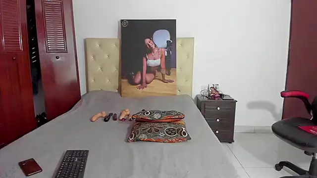 Snapshot of LUISSA_ chatting on February 9, 2025, 3:45 pm LUISSA online show from February 9, 2025, 3:45 pm